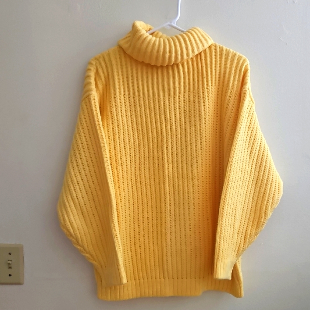 Large Eastom Park‎ Cozy Yellow Turtleneck Sweater